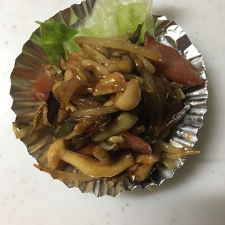 ウインナーと緑豆もやしの焼肉のタレ炒め(^○^)